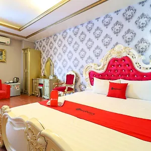 Hotel Reddoorz Bui Vien Walking Street, Ho Chi Minh City